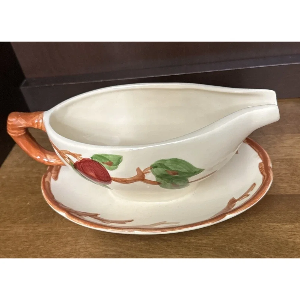 Franciscan Apple Gravy Boat with Underplate 8 1/2